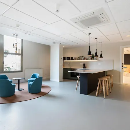 Residencia Universitaria Resa Hernan Cortes Appartamento