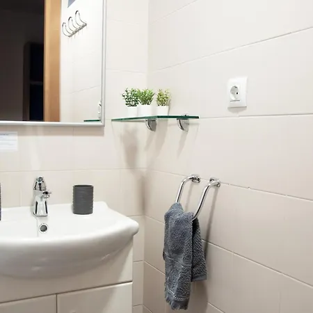 Residencia Universitaria Resa Hernan Cortes Appartamento *