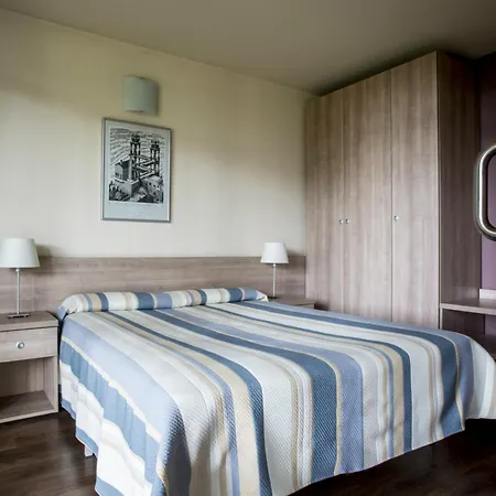 Residencia Universitaria Resa Hernan Cortes * Salamanca