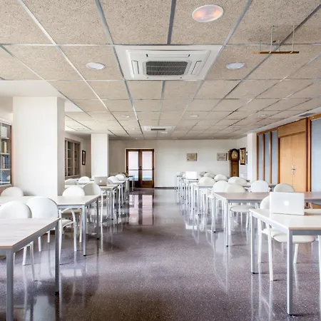 Residencia Universitaria Resa Hernan Cortes شقة *