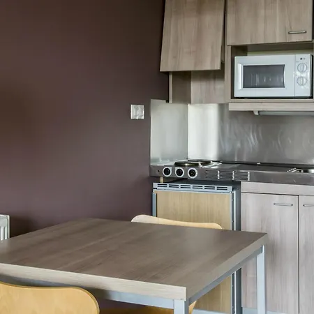 Residencia Universitaria Resa Hernan Cortes