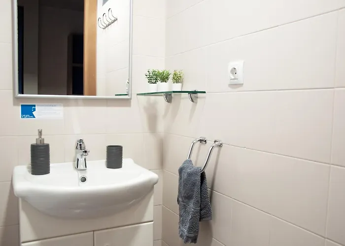 Residencia Universitaria Resa Hernan Cortes 아파트 *