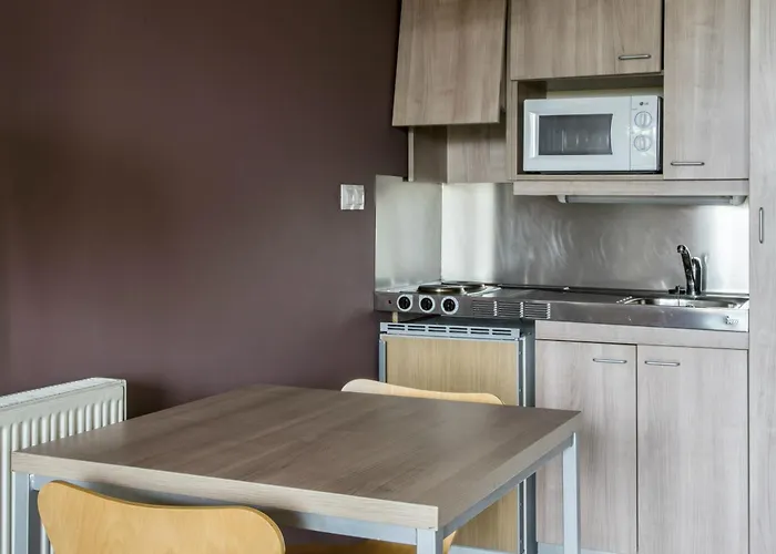 Residencia Universitaria Resa Hernan Cortes